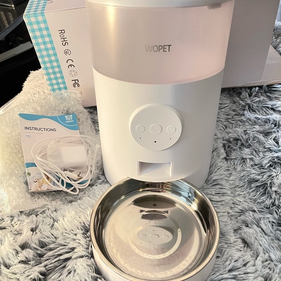 Automatic pet feeder /pet size (Dogs and cats with small/medium size) - Picture 2 of 9